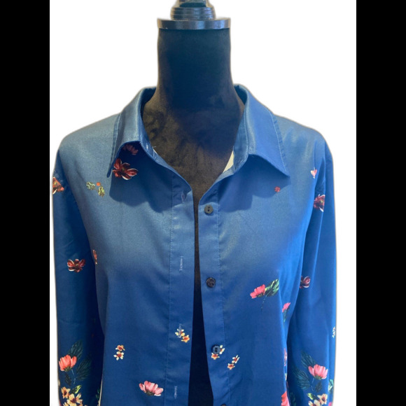 Blouse Size. XL Blue w/ Gorgeous Flowers Button Down Top Long Sleeve Cottagecore - Picture 2 of 9